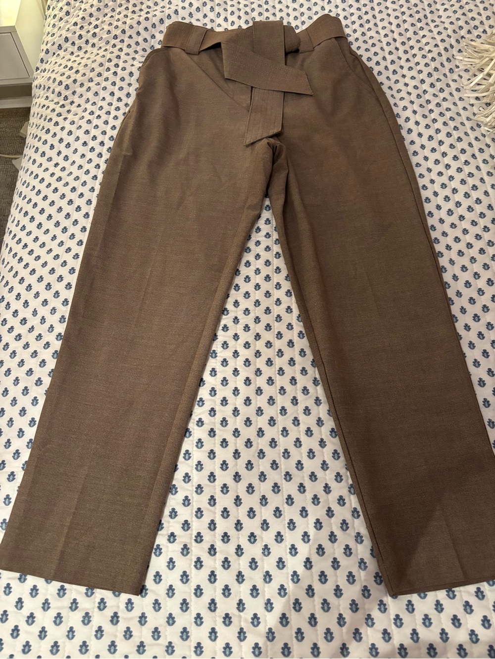 Rachel Zoe Cropped Pants in taupe- Like New